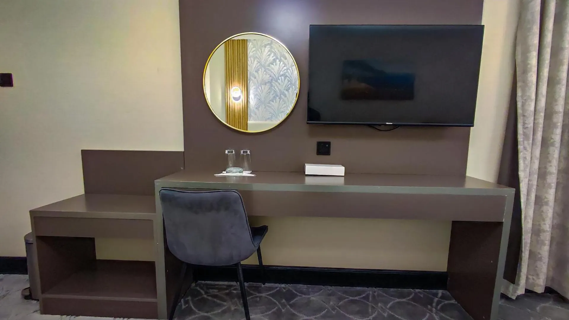 Gold Sky Avenue Hotel دبي 0*,
